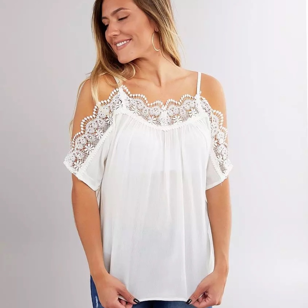 NWOT Gypsies and Moondust Lace Cold Shoulder Top. Spice (see photo) Small